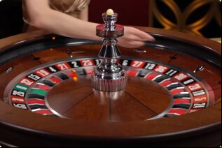 Wait for the Live Roulette Spin